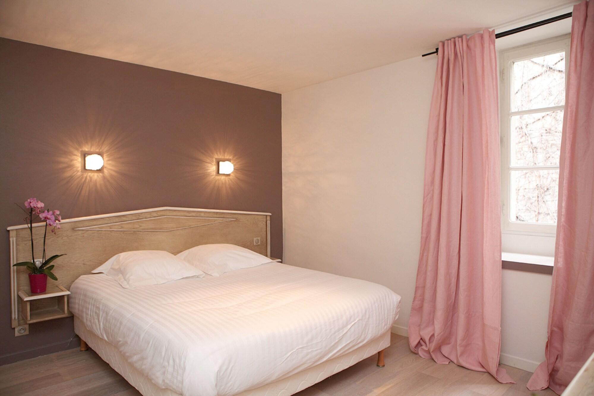 Hotel Le Roncevaux Pau Exterior photo